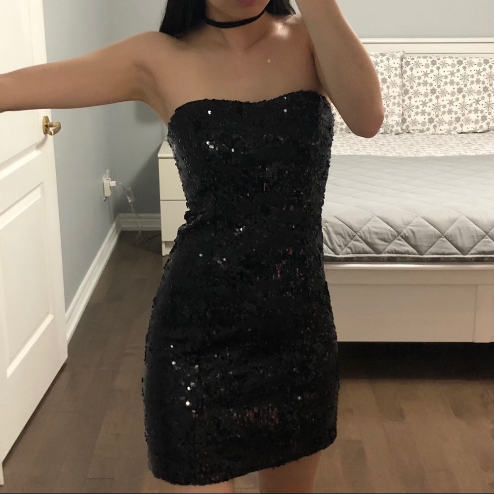 GUESS Black Strapless Sequin Dress